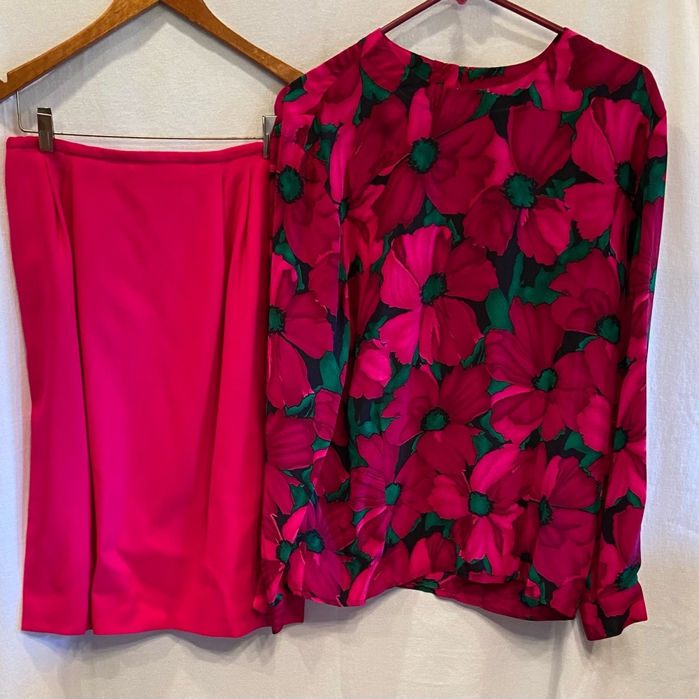 V3 Vintage
Long sleeve silk blouse with a matching skirt, which is wool.